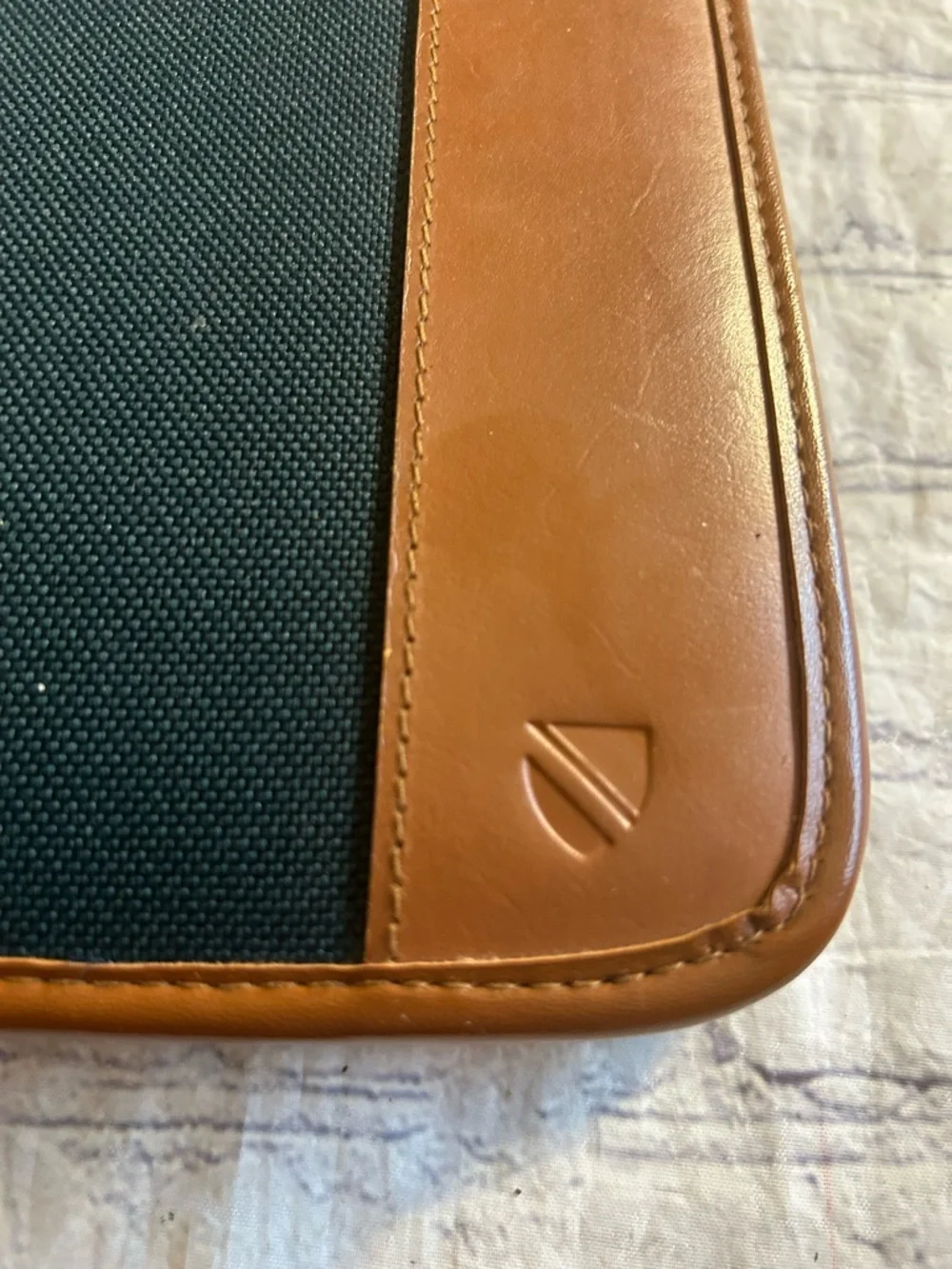 MEAD-CAMBRIDGE VINTAGE DARK GREEN/CARMEL ZIP AROUND PLANNER BACK POCKET